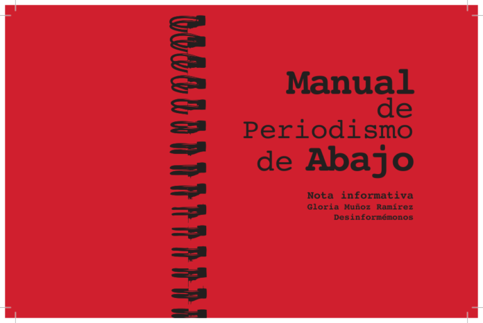 Cubierta roja y negra del Manual de Periodismo de Abajo, de Desinformémonos