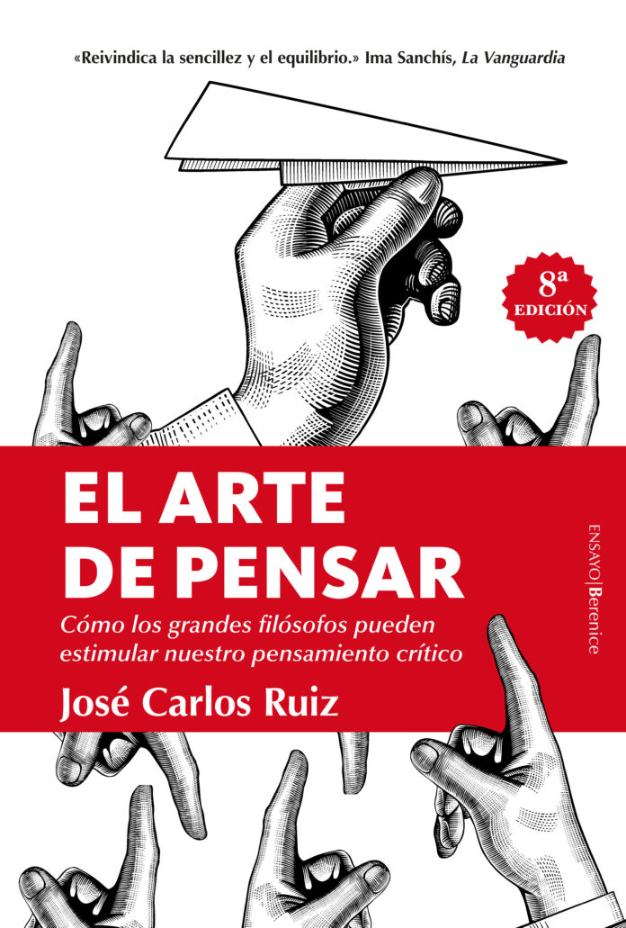 Cubierta de El arte de pensar, de José Carlos Ruiz, con manos sosteniendo libros